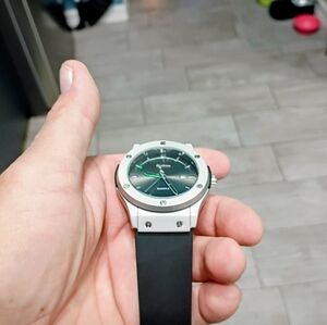 Quartz Black and Silver Smartwatch